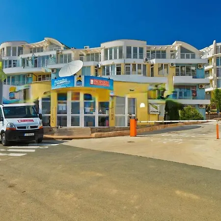 Sunny Sunset Apartment